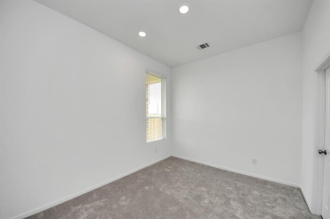 Building Photo - 6307 SERENITY TERRACE Dr