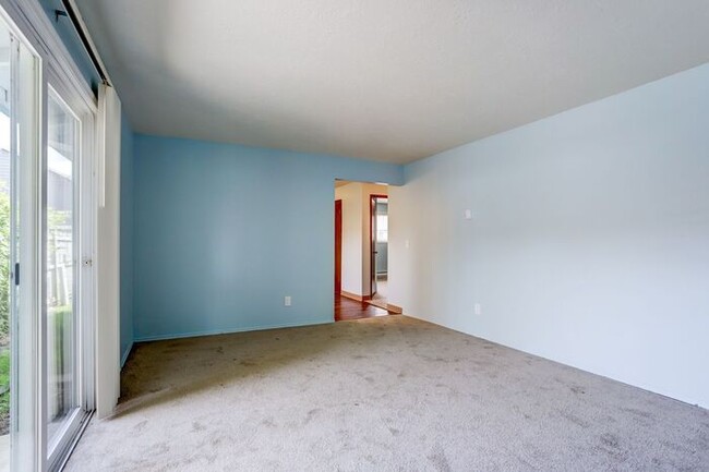 Building Photo - 2 bedroom with washer and dryer!! Pets OK!...