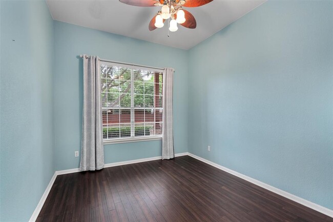 Building Photo - 390 Clarence Ct