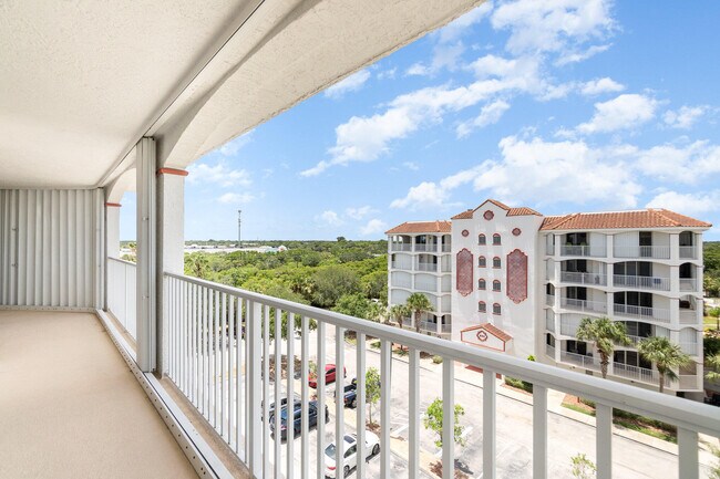Building Photo - 801 Del Rio Way