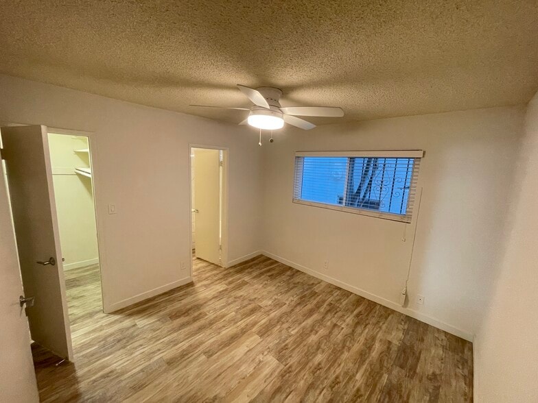 Building Photo - 25 Navy St