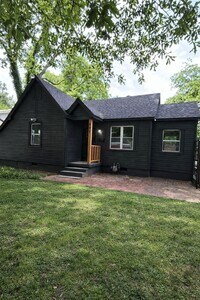 Building Photo - 697 N Holmes St