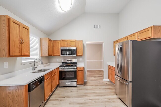 Building Photo - 65 Cinnamon Oak Cir