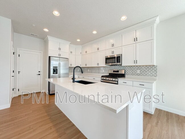Building Photo - 3855 S 3025 W