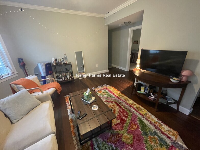 Building Photo - 47 Beech Glen St