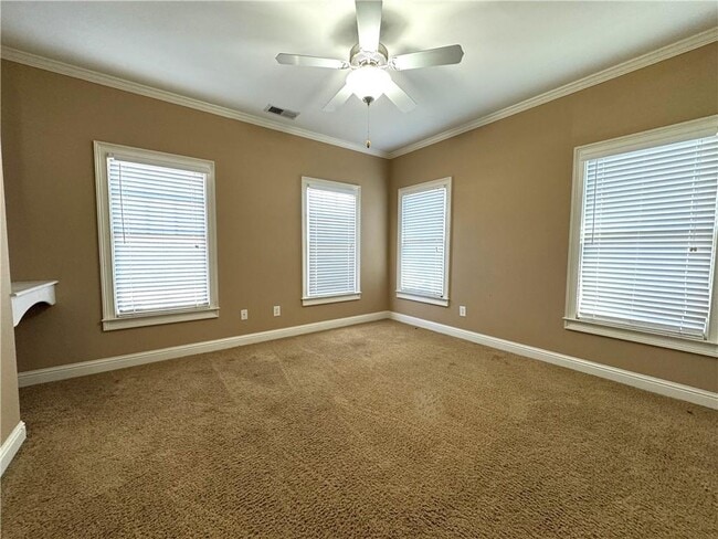 Building Photo - 1520 Vassar Ave