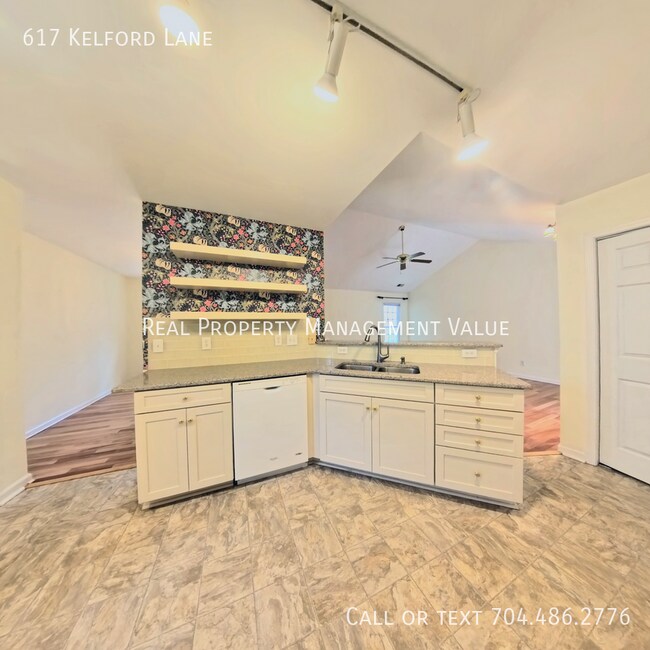 Building Photo - 617 Kelford Ln