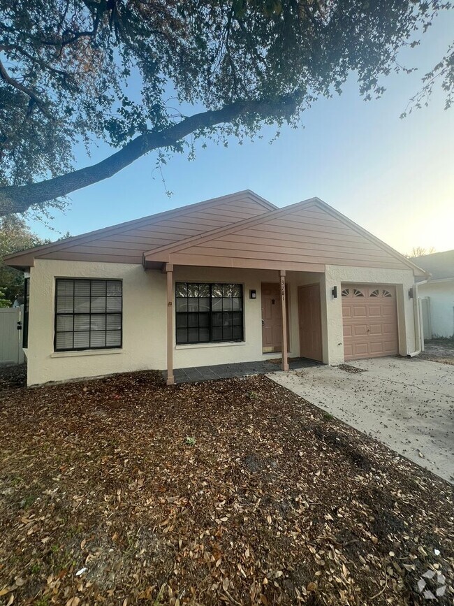 Building Photo - Pool Home in Palm Harbor