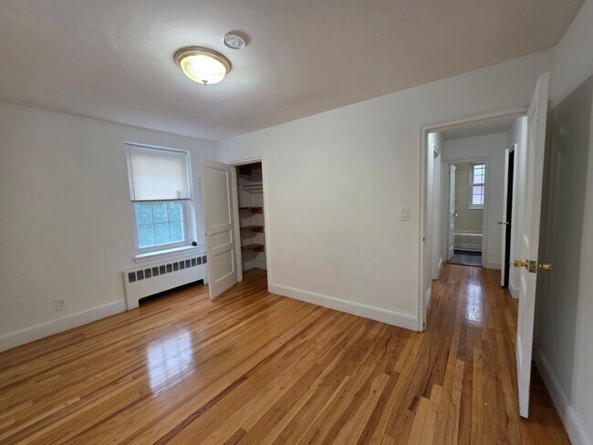 Building Photo - 25 Englewood Ave