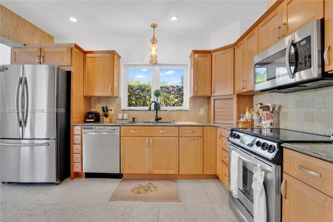 Building Photo - 1524 Siena Ave