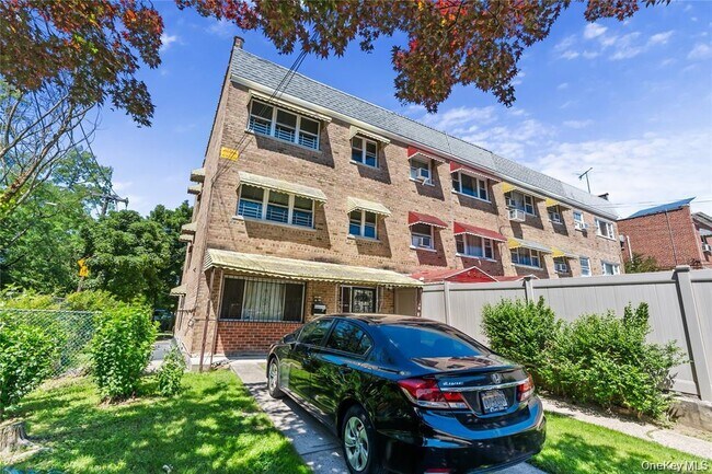 Building Photo - 401 Olmstead Ave