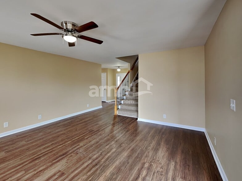 Building Photo - 1262 Lasalle Dr