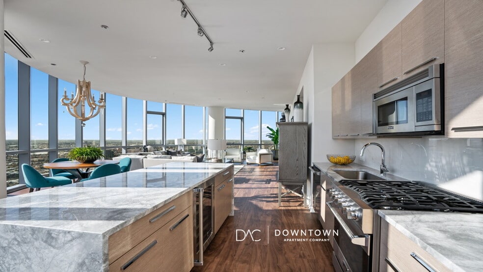 Building Photo - 25 S Halsted St