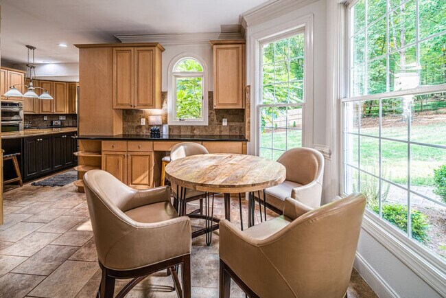 Building Photo - 3115 High Ridge Rd