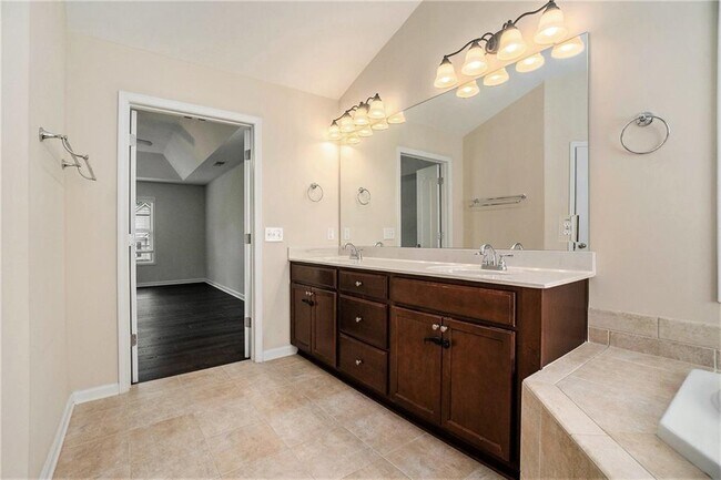 Building Photo - 254 Shiloh Manor Dr