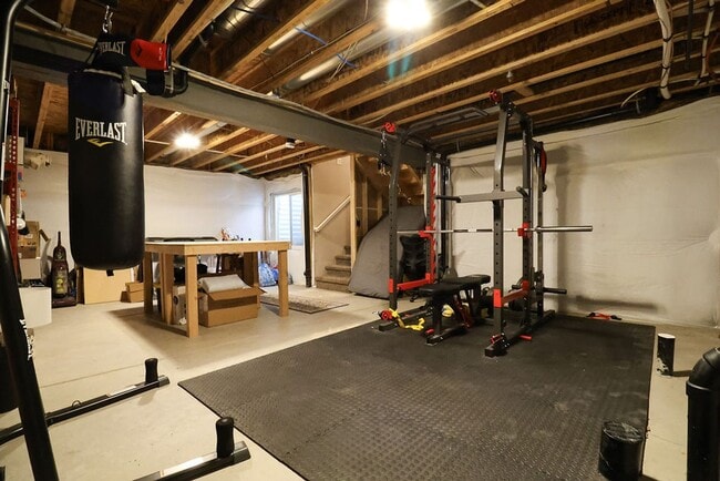 Building Photo - 3 Bedroom, 2.5 Bathroom Townhome. June 2026 Move-In! 2-year lease option!