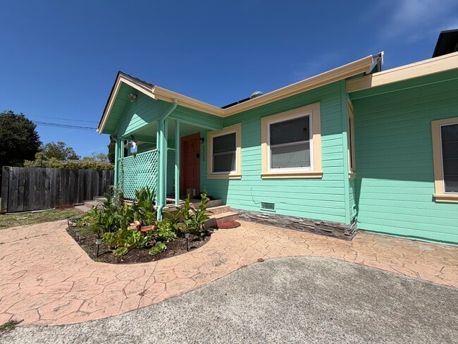 Building Photo - 2308 17th Ave