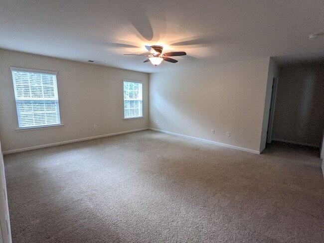 Building Photo - Mooresville with Fenced Yard on Cul De Sac