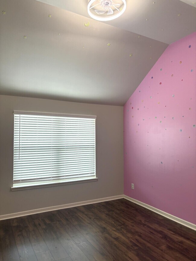 Building Photo - 781 Bridgewater Dr