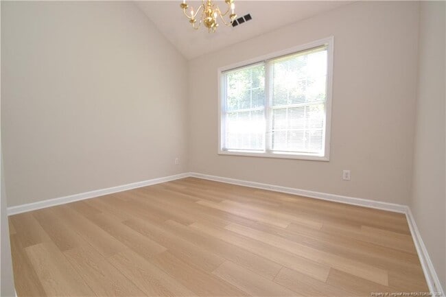 Building Photo - 1914 Sterling Hill Dr