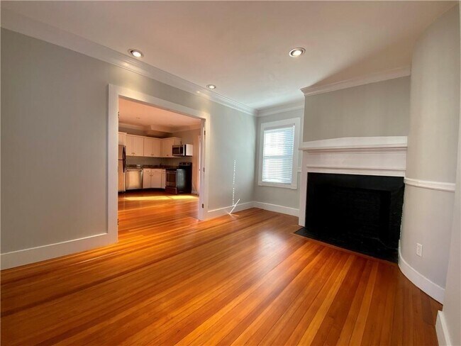 Building Photo - 38 Mann Ave