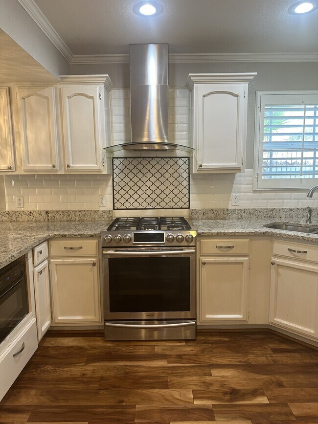 Building Photo - 5615 Burning Tree Dr