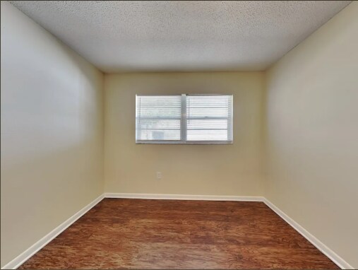 Building Photo - 609 Lakespur Ln