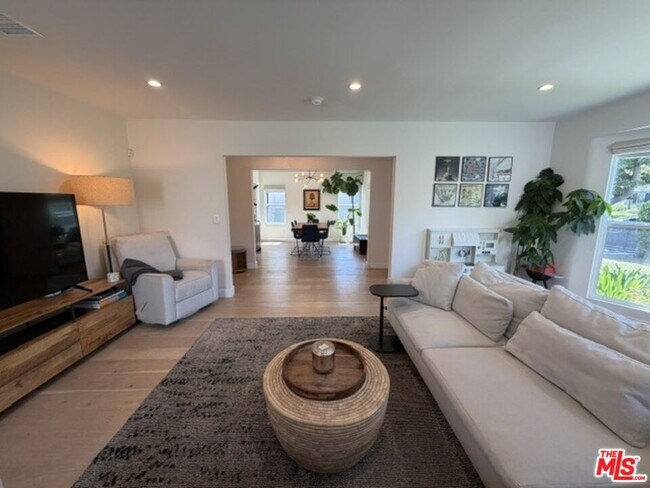 Building Photo - 1768 S Fairfax Ave