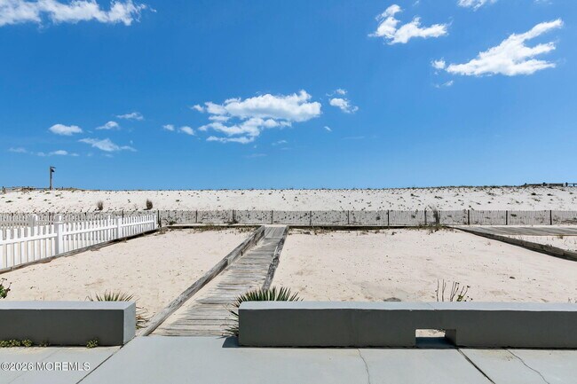 Building Photo - 304 Oceanfront