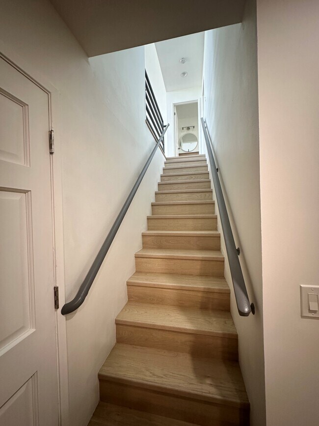 Building Photo - 4162 W 167th St