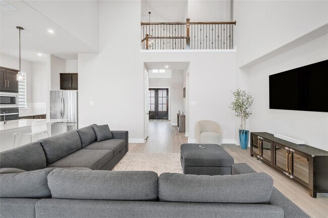 Building Photo - 213 Palatino Bnd