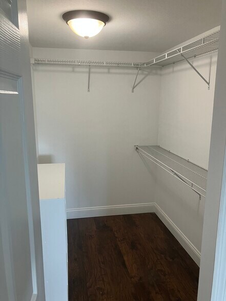 Building Photo - 5428 Swift Rd