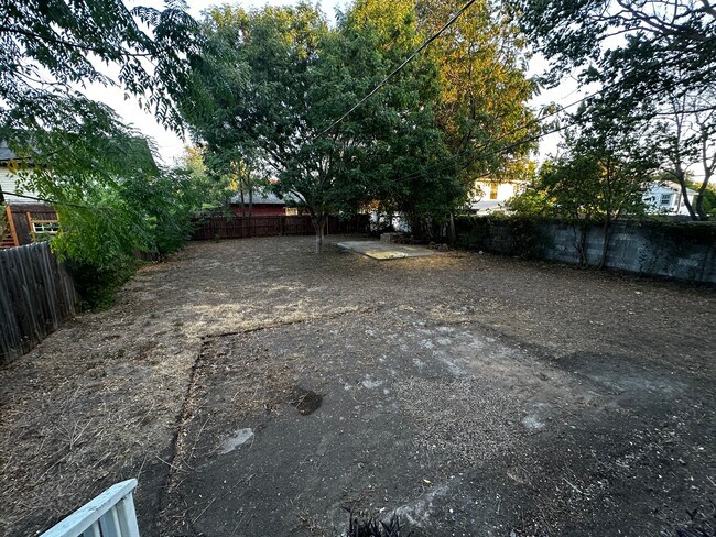 Building Photo - 2220 Gorman Ave