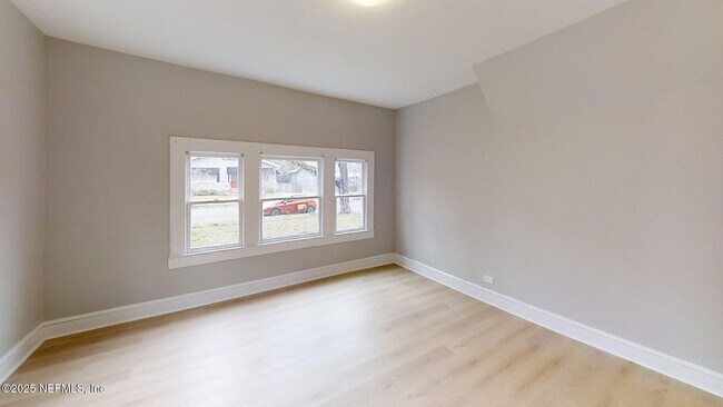 Building Photo - 1412 Ingleside Ave