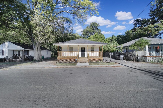 Building Photo - Lovely 3 Bed 2 Bath Home In Charlotte