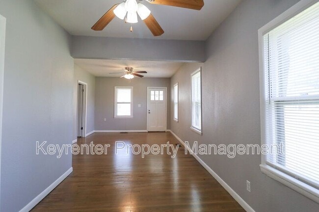 Building Photo - 526 S 39th W Ave