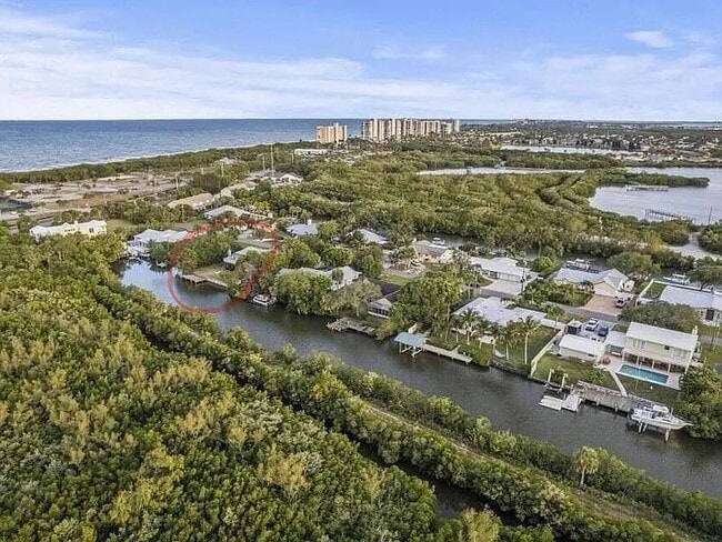 Building Photo - 922 Jackson Way