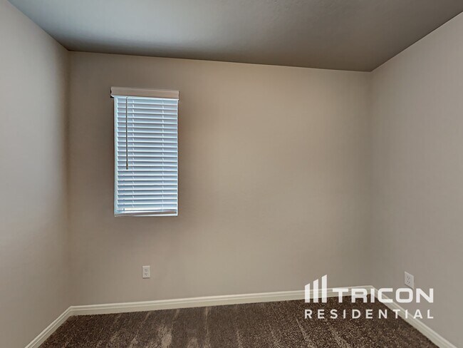 Building Photo - 5520 Shasta Pl
