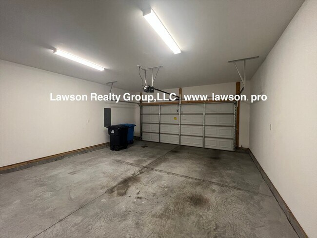 Building Photo - 2337 Martin Ln SW