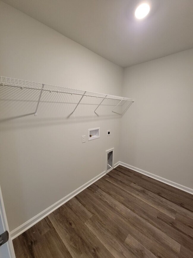 Building Photo - Fenced In, 4Bedroom In Sneads Ferry!