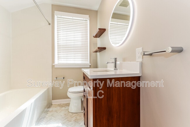Building Photo - 404 Strawbridge Ave