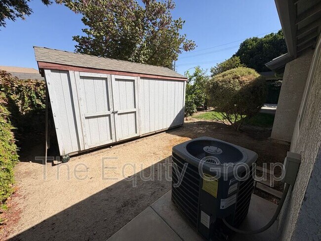 Building Photo - 3524 S Lincoln Ct