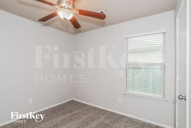Building Photo - 7905 Big Oak Dr