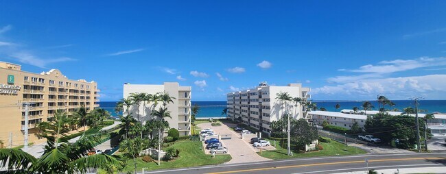 Building Photo - 1238 Hillsboro Mile