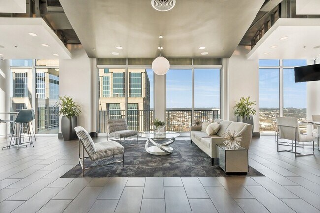 Building Photo - 415 Church St