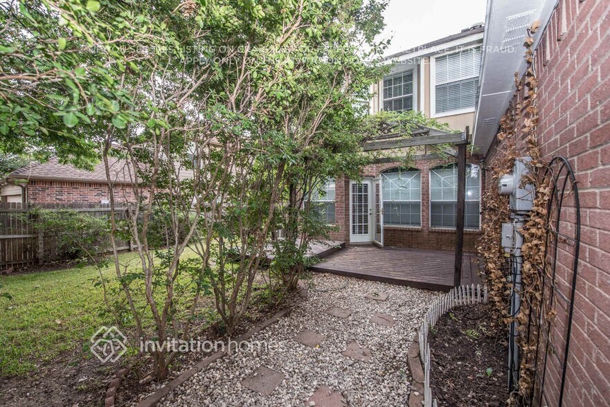 Building Photo - 1621 Churchill Ln