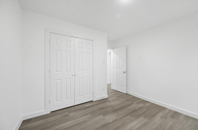 Building Photo - For Lease- Housing Vouchers Accepted | 3 Bed, 2 Bath |1,150 Sq Ft | Parkhurst Place |