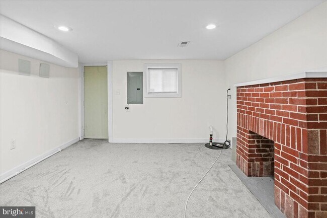 Building Photo - 609 McKewin Ave