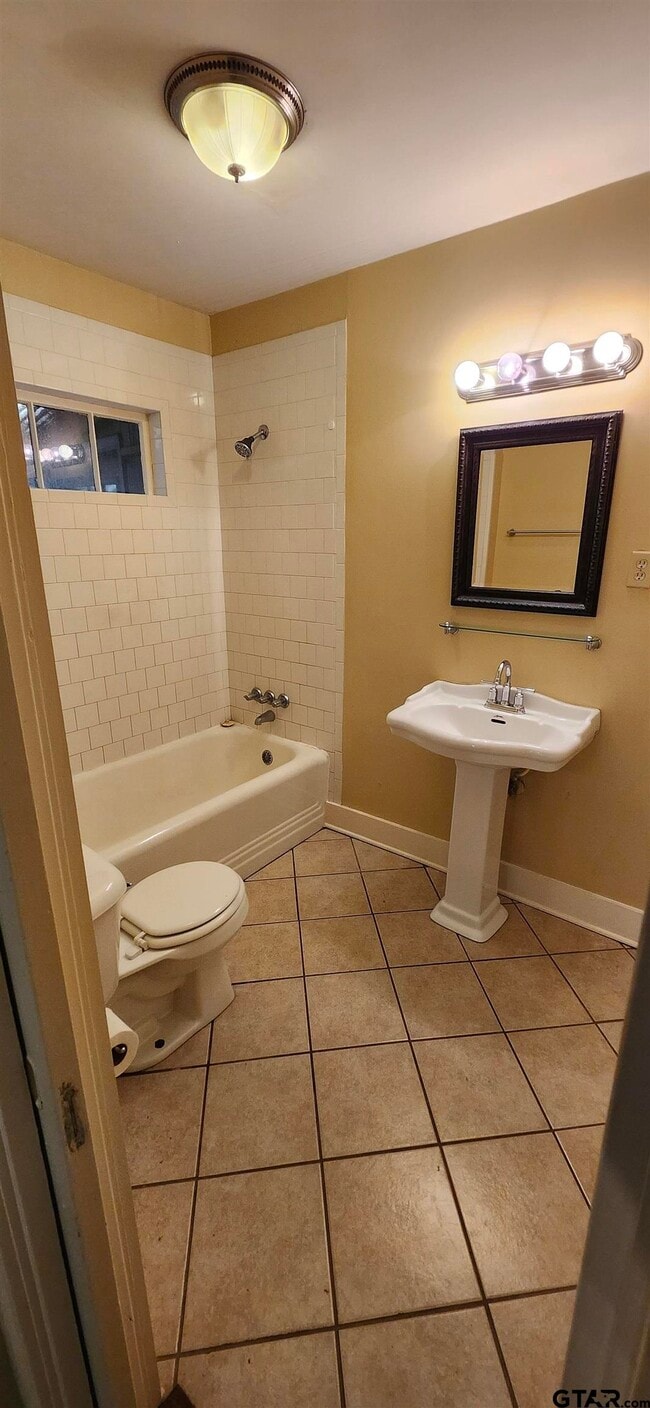 Building Photo - 539 Williams Ct