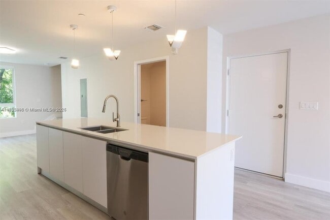Primary Photo - 2 bedroom in Aventura FL 33180